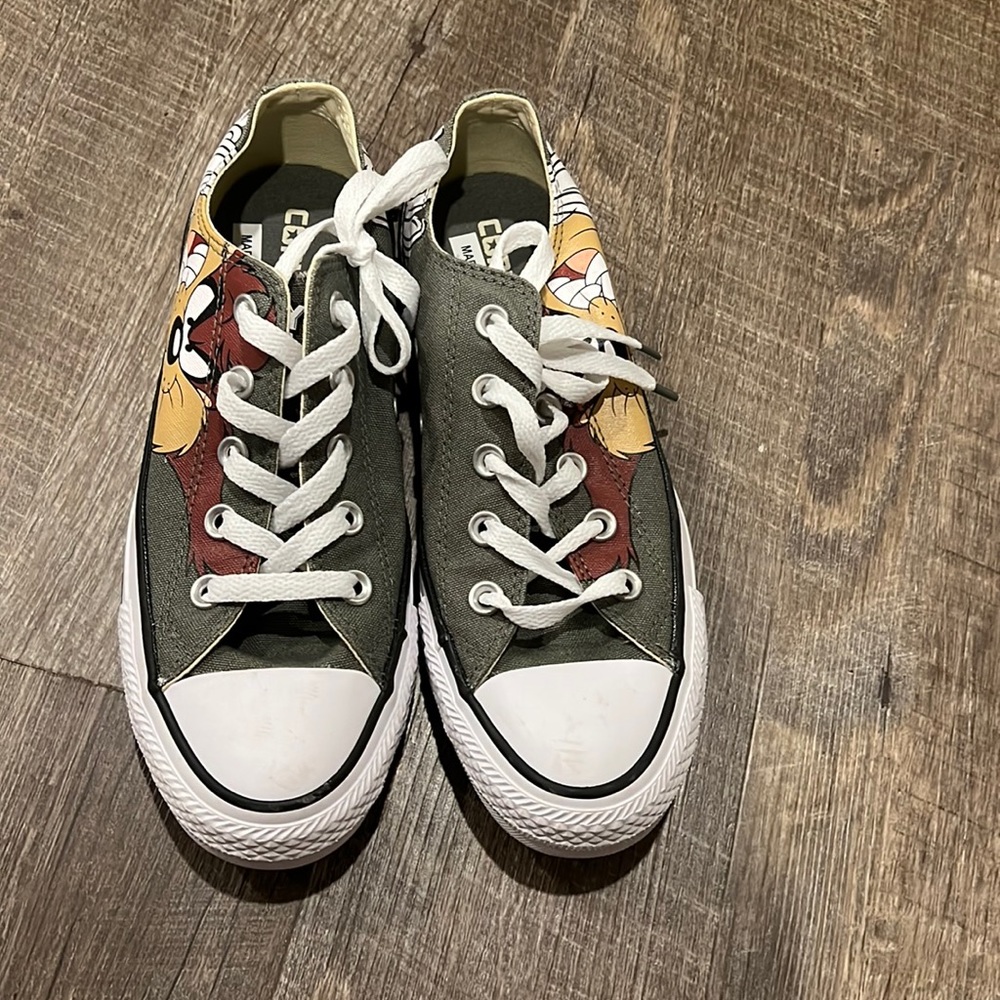 Converse sneaker